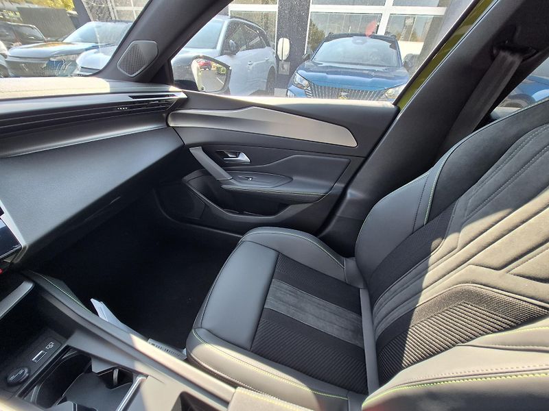 Peugeot 408 (2026) GT Hybrid 145 e-DCS6  - fotka 20 z 24