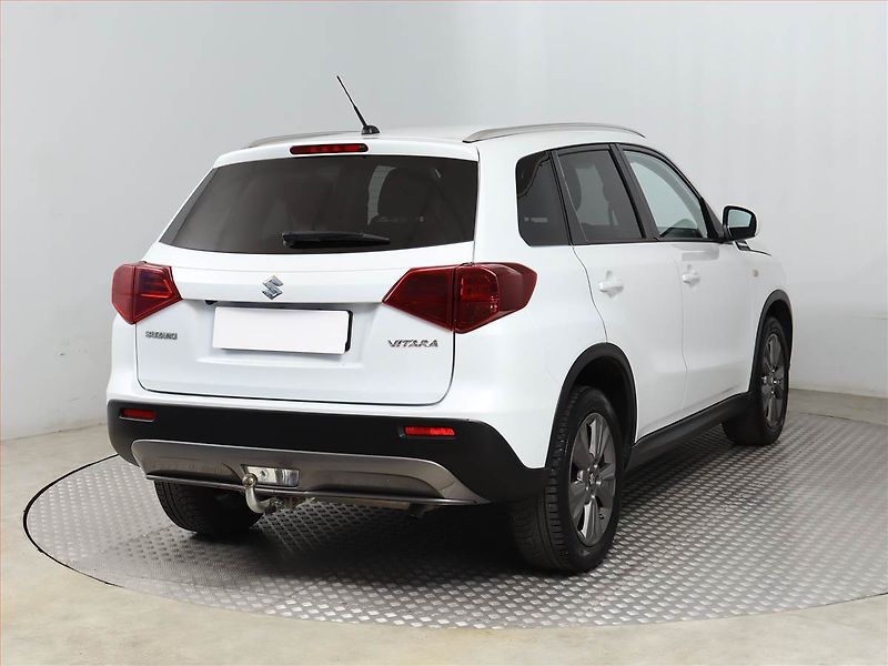 Suzuki Vitara (2019) 1.4 BoosterJet, Automat - fotka 5 z 17