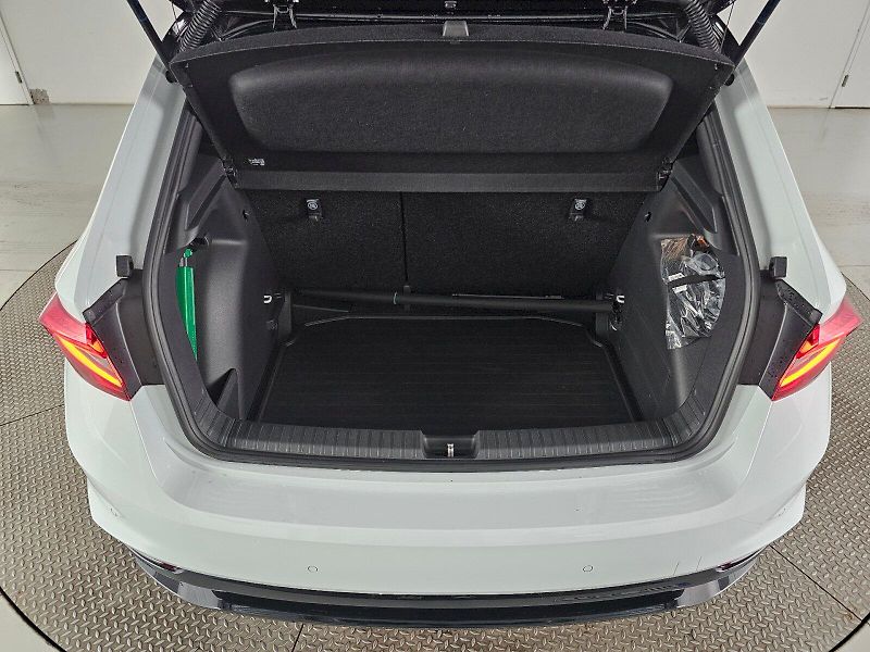 Škoda Fabia (2024) 1.0TSI 85kW Monte Carlo PANORA - fotka 30 z 30