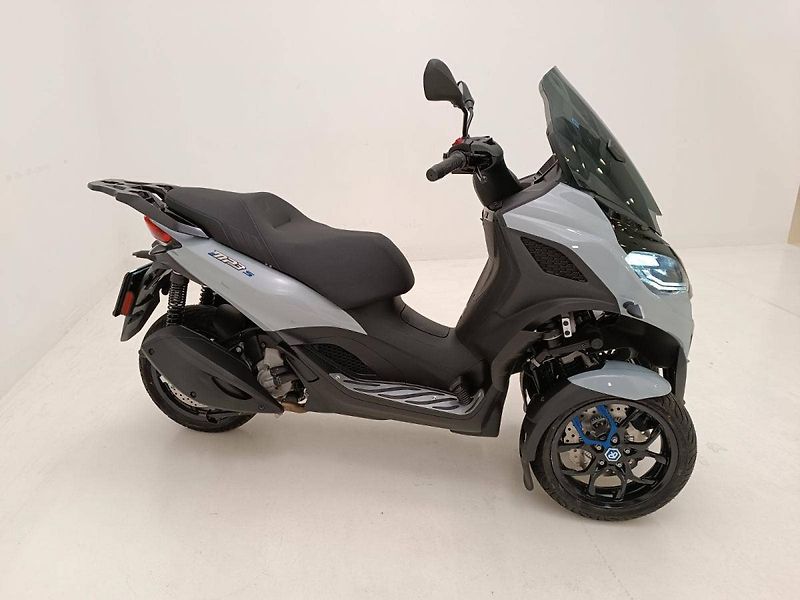 Piaggio MP3 300 (2026) MP3 310 Sport E5+ Grigio Mercu - fotka 5 z 17