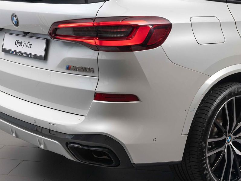 BMW X5 M50i - fotka 9 z 23