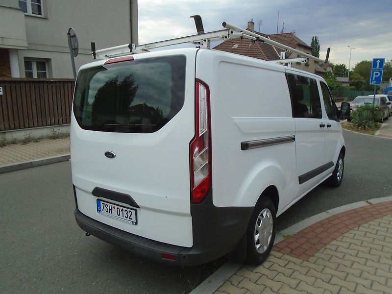 Ford Transit Custom (2015) 2.2 TDCi 6 míst, klima - fotka 5 z 25