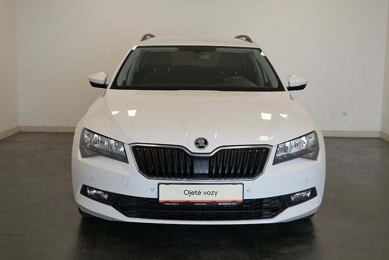 Škoda Superb - fotka 4 z 24