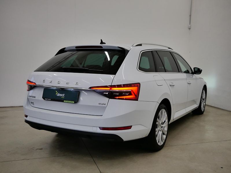 Škoda Superb - fotka 2 z 25