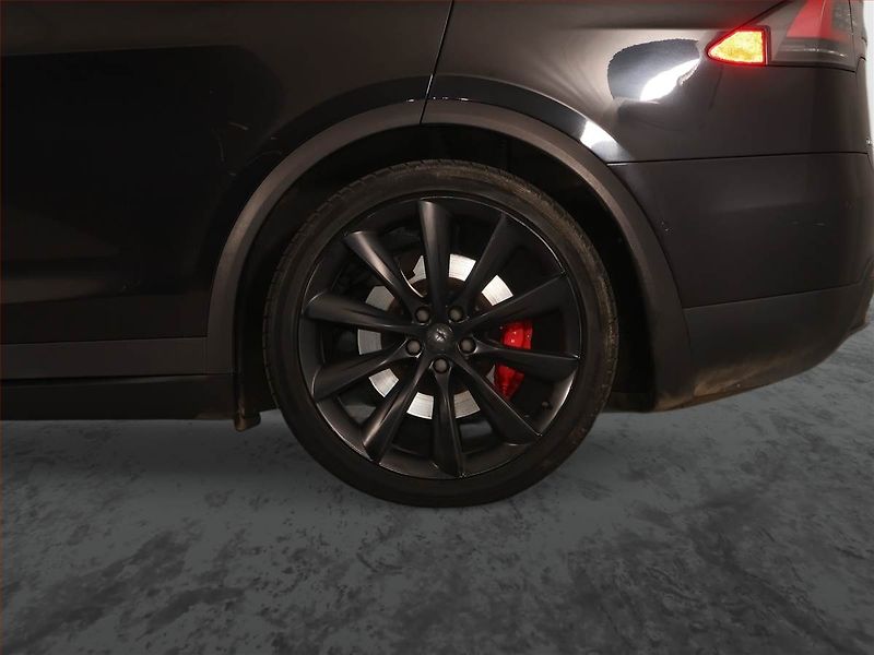 Tesla Model X (2016) P90D, SoH 89% - fotka 15 z 27