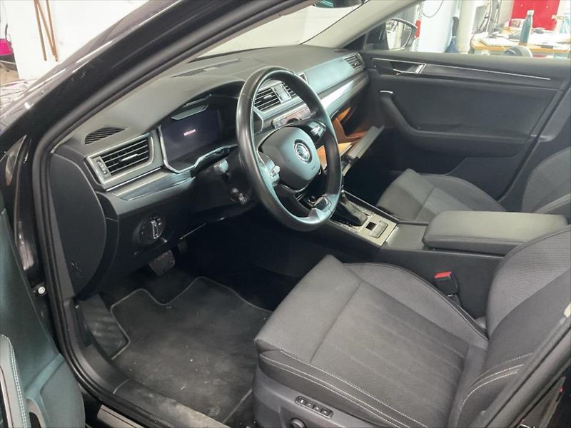 Škoda Superb 2,0 TDI TAŽNÉ WEBASTO KAMERA - fotka 6 z 10