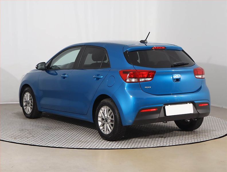 Kia Rio (2023) 1.0 T-GDI, Automat, Serv.kniha - fotka 4 z 18