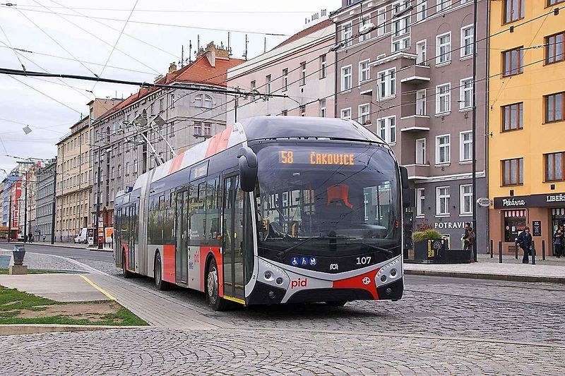 Traktor Zetro Proxima ze současné produkce.