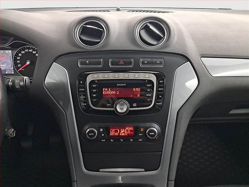 Ford Mondeo (2012) 2.0 TDCi, Vyhř. sedaček - fotka 12 z 18