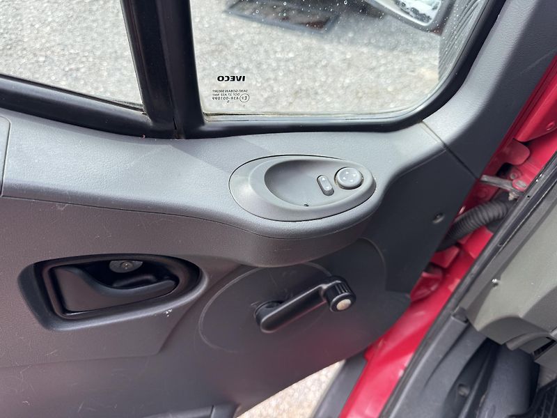 Iveco Daily 2.8JTD, 5.200kg,nosnost: 2.46t - fotka 27 z 27