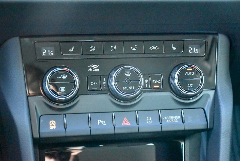 Škoda Karoq (2020) 125 let 1.5 TSI 110kW - fotka 23 z 33