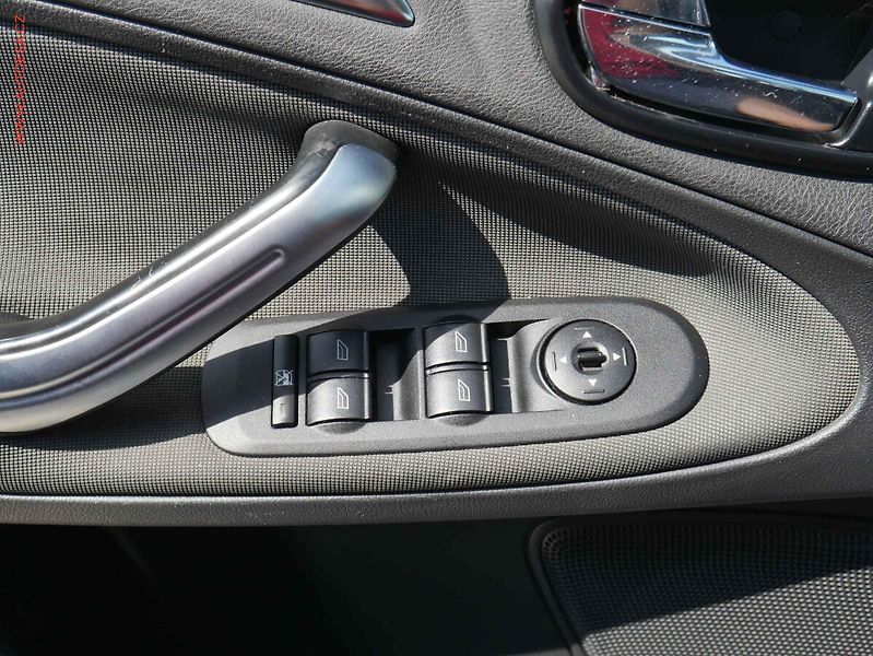 Ford S-MAX (2008) 2.0 TDCi, AC, park.asist - fotka 11 z 18