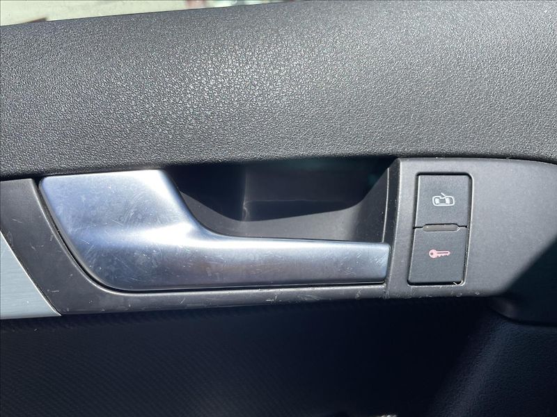 Audi A3 2,0 TDi 103kW*S-line*servis - fotka 17 z 47