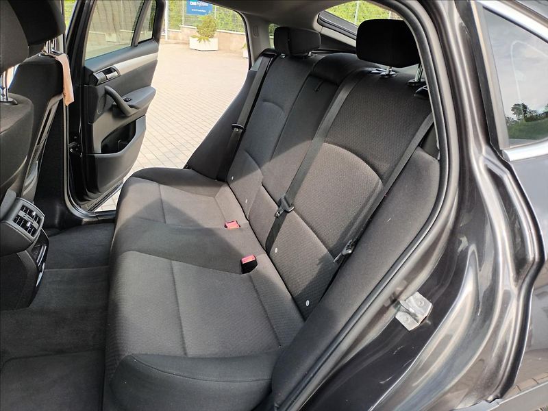 BMW X4 2,0 xDrive20d,MANUÁL,NAVI, - fotka 17 z 41
