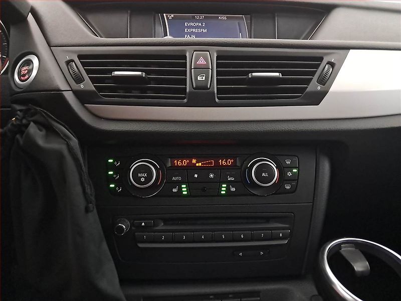 BMW X1 (2010) xDrive20d, 4X4, Navi, Xenony - fotka 12 z 16