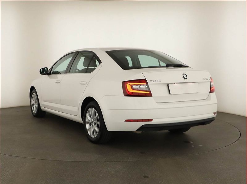 Škoda Octavia (2019) Style 1.5 TSI, Serv.kniha - fotka 4 z 14