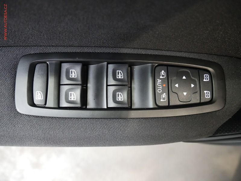 Renault Mégane (2022) 1.5dCi, 1.maj, AT, LED - fotka 20 z 21