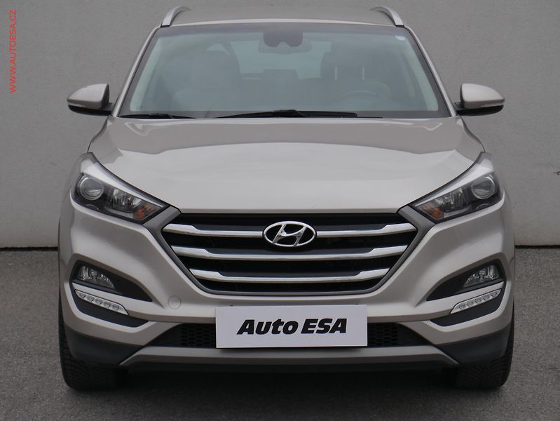 Hyundai Tucson (2015) 1.7 CRDi, ČR, AC, výhřev sed. - fotka 2 z 23