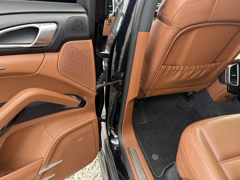 Porsche Cayenne 3.0TDI V6 265PS 4x4 GTS PAKET! - fotka 99 z 159