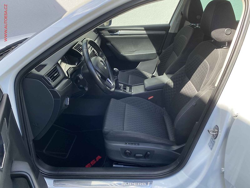 Škoda Superb (2017) 2.0 TDi, Style, STK6/28 - fotka 9 z 18
