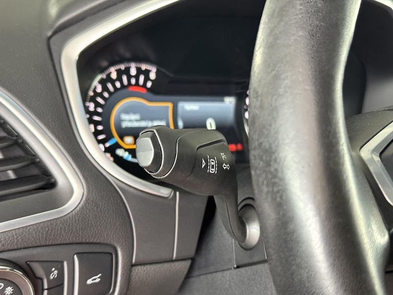 Ford Edge 2,0Bi-TDCi 4x4*REZERVACE! - fotka 31 z 43