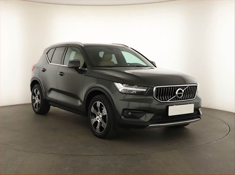 Volvo XC40 (2018) Inscription D4 AWD, 4X4 - fotografie inzerátu