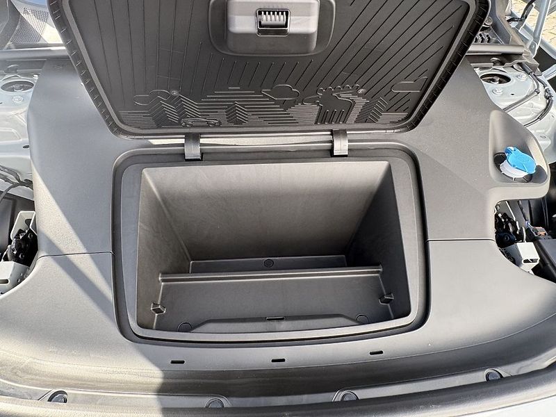 Volvo EX30 PLUS P5 Long Range Electric 20 - fotka 20 z 25