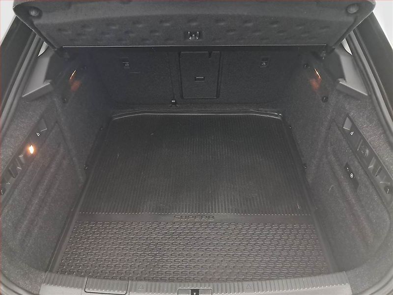 Škoda Superb (2016) Style 2.0 TDI, Automat, Kůže - fotka 14 z 20
