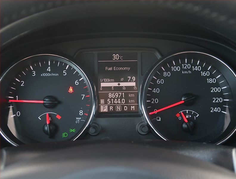Nissan Qashqai (2013) 2.0, Automat, ČR,1.maj - fotka 11 z 21