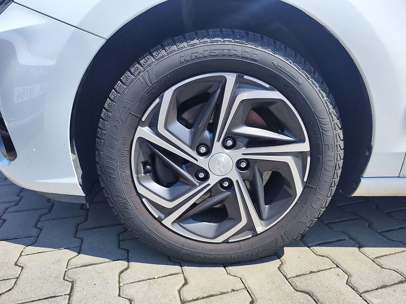 Hyundai i30 1.0 T-GDI/88kW Smart - fotka 26 z 29