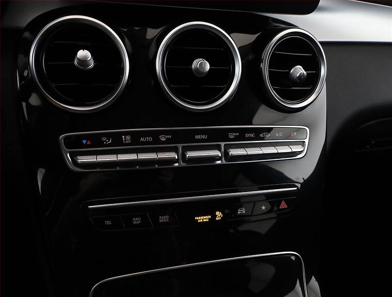 Mercedes-Benz GLC (2022) 200 d 4MATIC - fotka 12 z 18