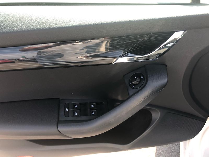 Škoda Octavia Combi 1.5 TSI G-Tec DSG - fotka 15 z 29