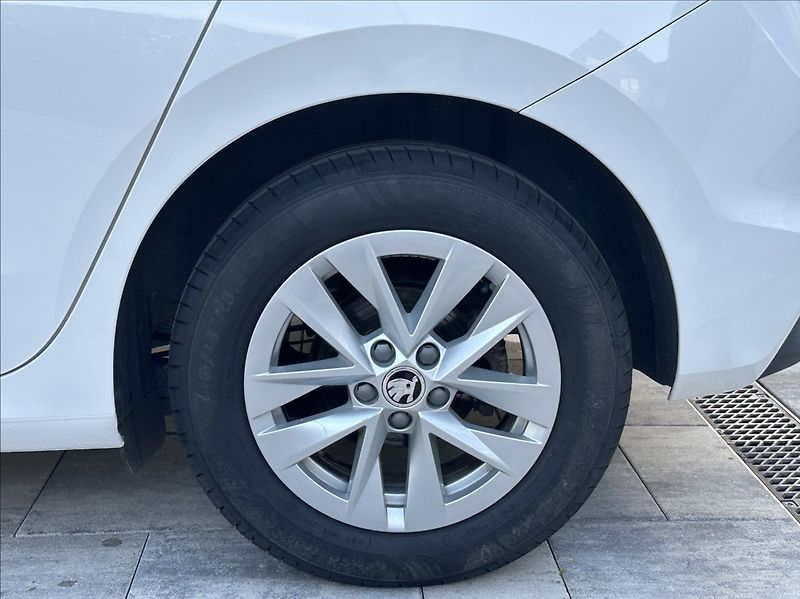 Škoda Fabia 1,0 TSI 110PS  Style DSG - fotka 43 z 53
