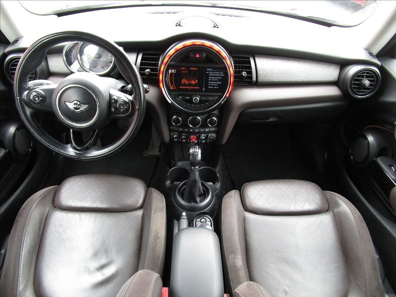Mini Cooper 1.5D, automat, kůže - fotka 7 z 38