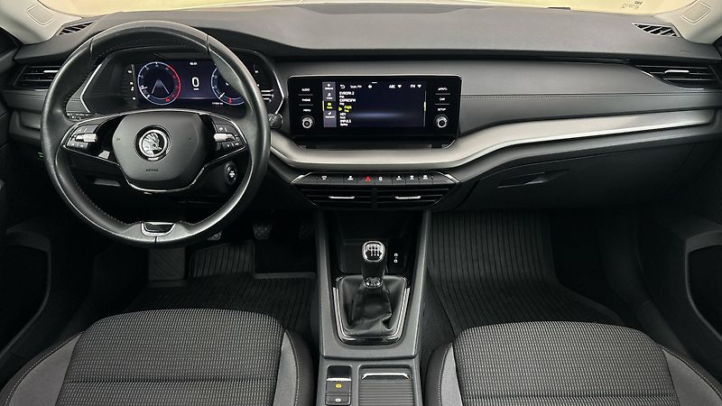 Škoda Octavia 2.0 TDI Ambition Combi - fotka 8 z 24