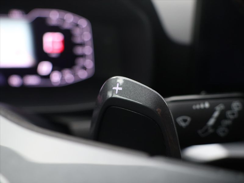 Cupra Leon 2,0 TSI 221kW DSG VZ DPH - fotka 20 z 31