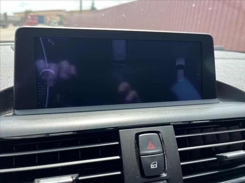 BMW Řada 1 2,0 120d AUTOMAT HARMAN NAVI - fotka 18 z 44