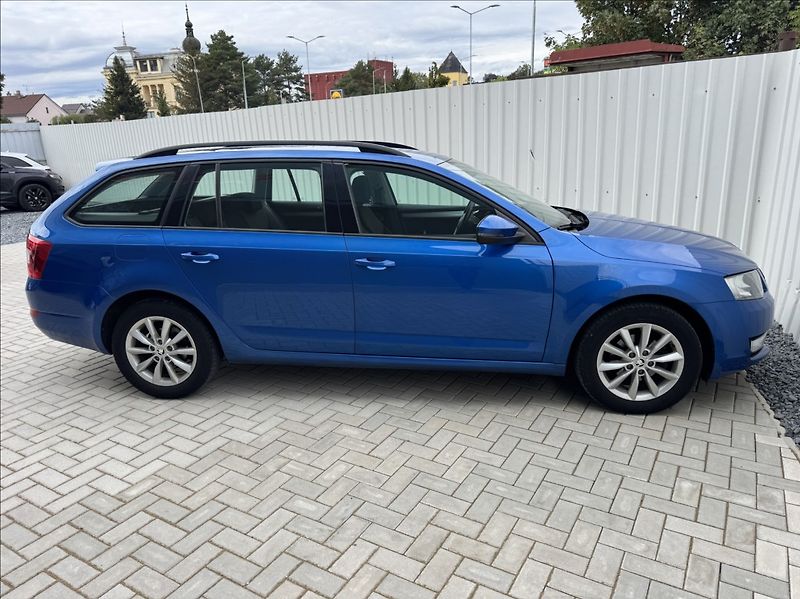 Škoda Octavia 1,6 TDI 81kW 2.maj původ ČR - fotka 14 z 50