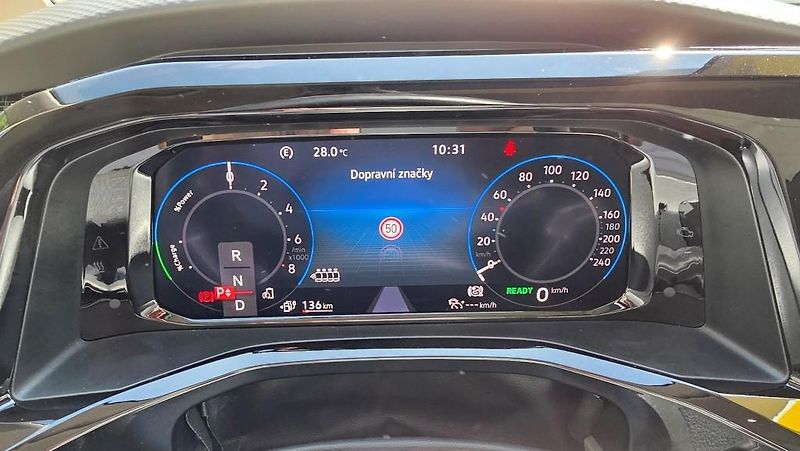 Volkswagen Multivan (2022) 1.4 TSi PHEV Long TZ SoH 97% - fotka 20 z 44