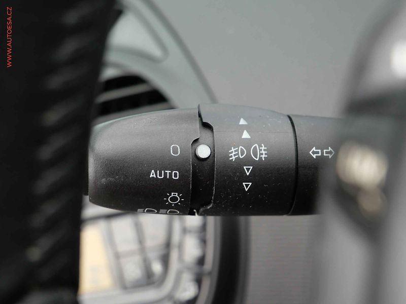 Citroën Grand C4 Picasso (2012) 1.6VTi, ČR, AC, TZ, park - fotka 14 z 22