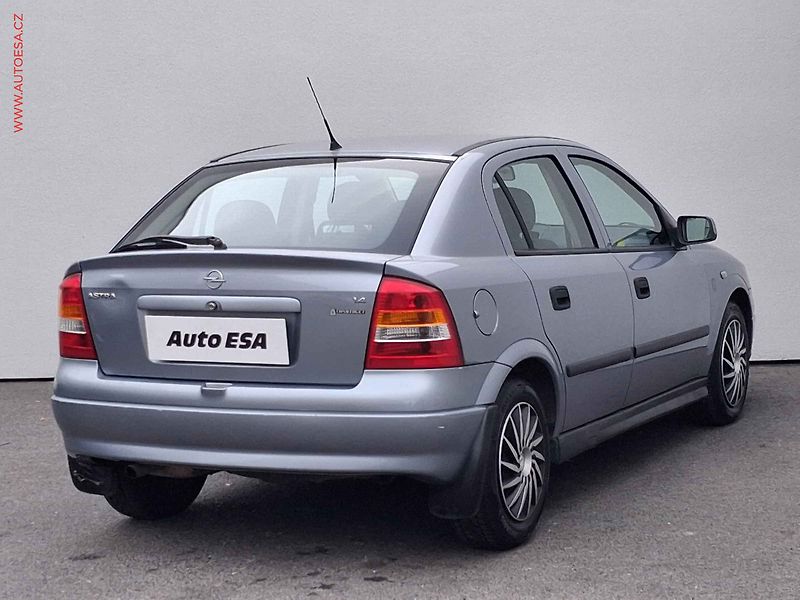 Opel Astra (2004) 1.4i, 2.maj,ČR, STK2/28 - fotka 4 z 15