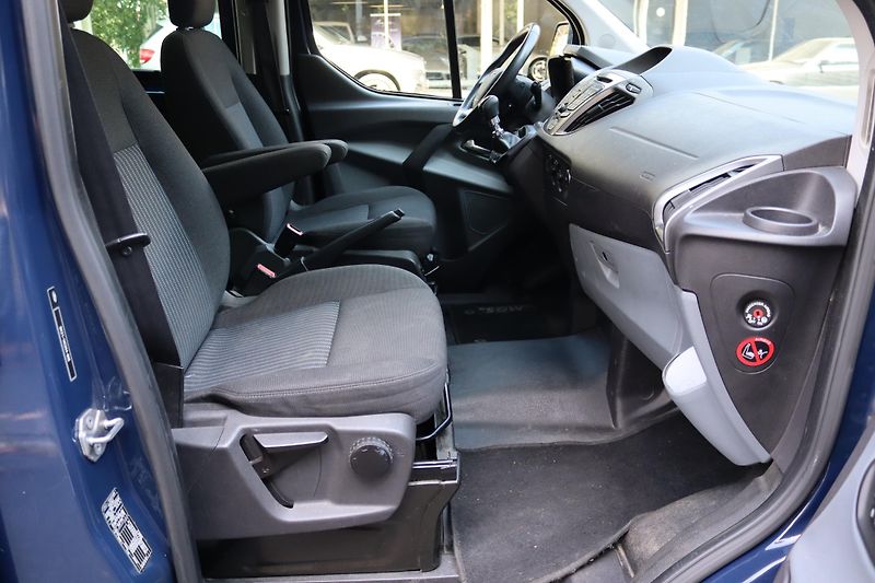 Ford Transit Custom 2.2TDCI 74kW 8 MÍST - fotka 48 z 50