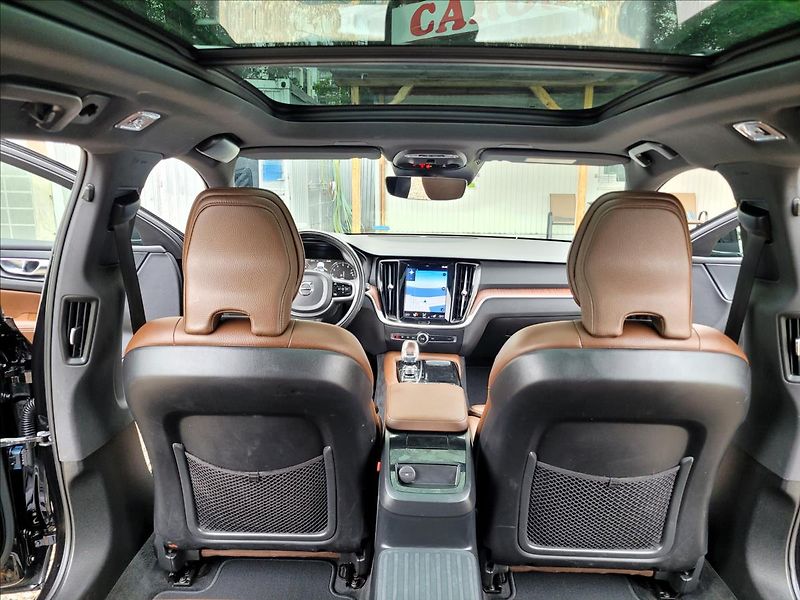 Volvo V60 2,0 T6 ,AWD,Inscription,kůže - fotka 39 z 50