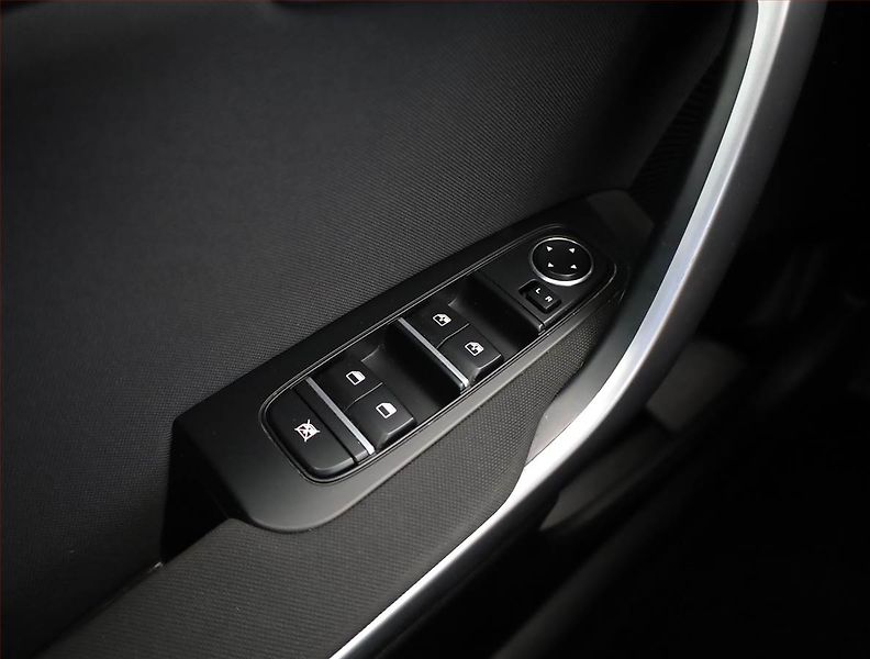 Kia Ceed (2023) 1.5 T-GDI - fotka 17 z 20