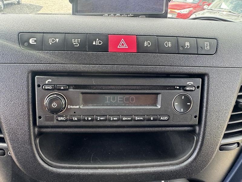 Iveco Daily 3.0,132kw,10pal.,měchy,klima - fotka 28 z 43