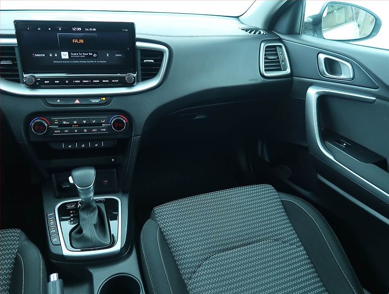 Kia Ceed (2025) Top 1.5 T-GDI - fotka 8 z 19