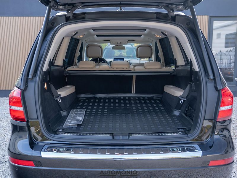 Mercedes-Benz GLS (2016) 350d 4Matic 7Miest, Pano, H&K - fotka 13 z 21