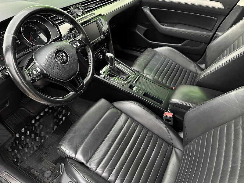 Volkswagen Passat 2.0TDi 4x4 DSG 190PS Kůže ACC - fotka 11 z 40
