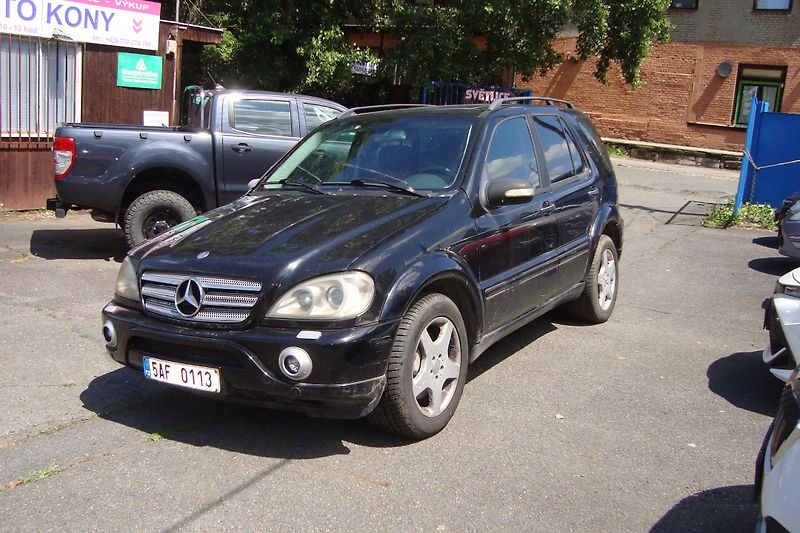 Mercedes-Benz Třídy M (2002) ML 55 AMG, ČR - fotka 3 z 51