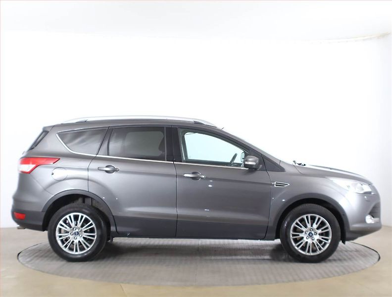 Ford Kuga (2013) Trend 1.6 EcoBoost, 4X4 - fotka 6 z 18